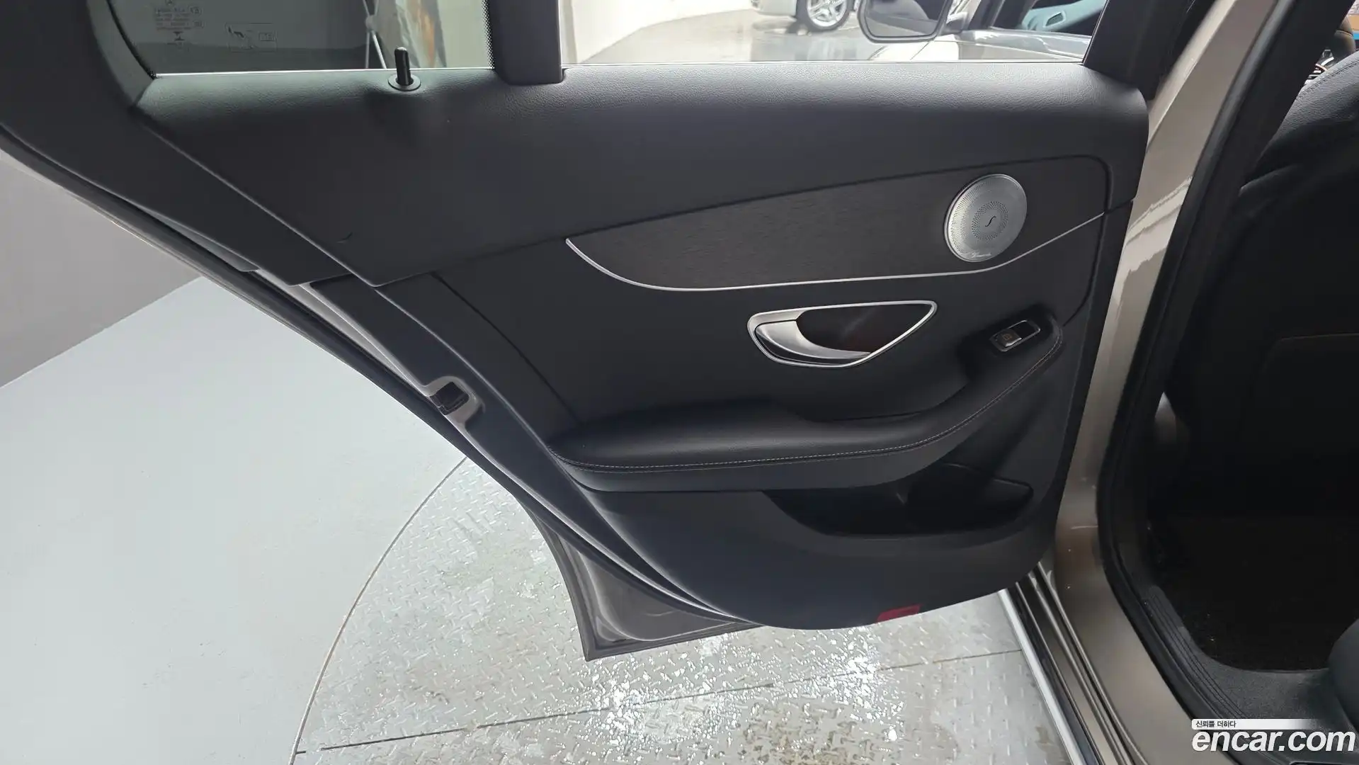 C-Class Mercedes-Benz 2020.7-INNER-035