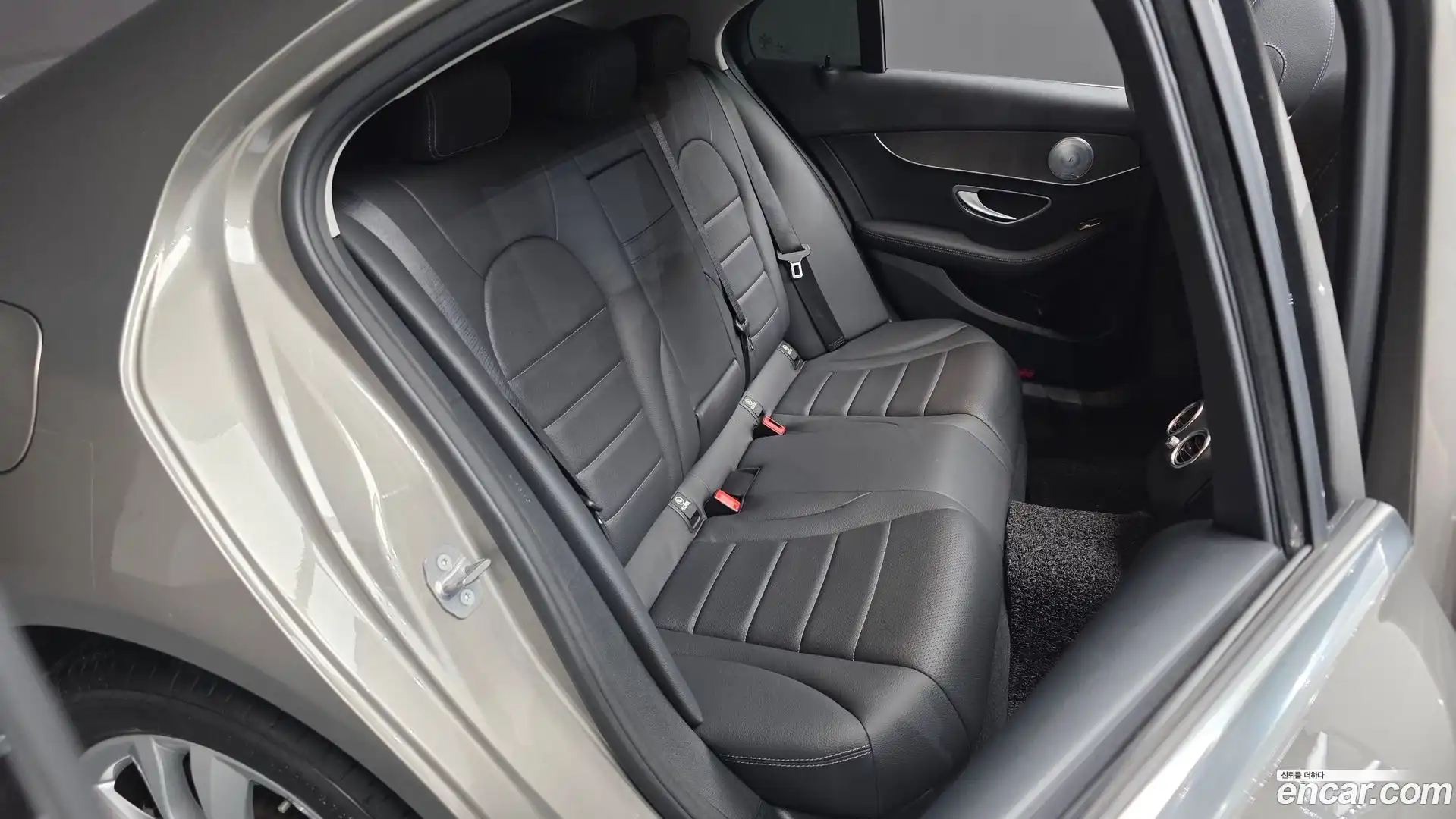 C-Class Mercedes-Benz 2020.7-INNER-036