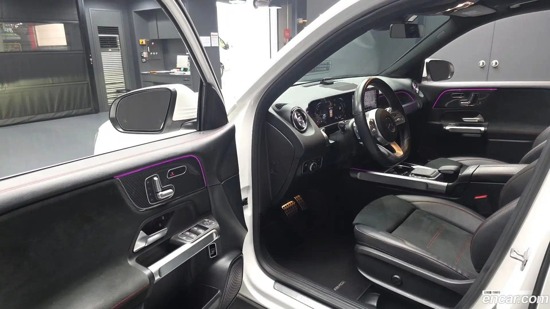 GLB-Class Mercedes-Benz 2021.3-INNER-010