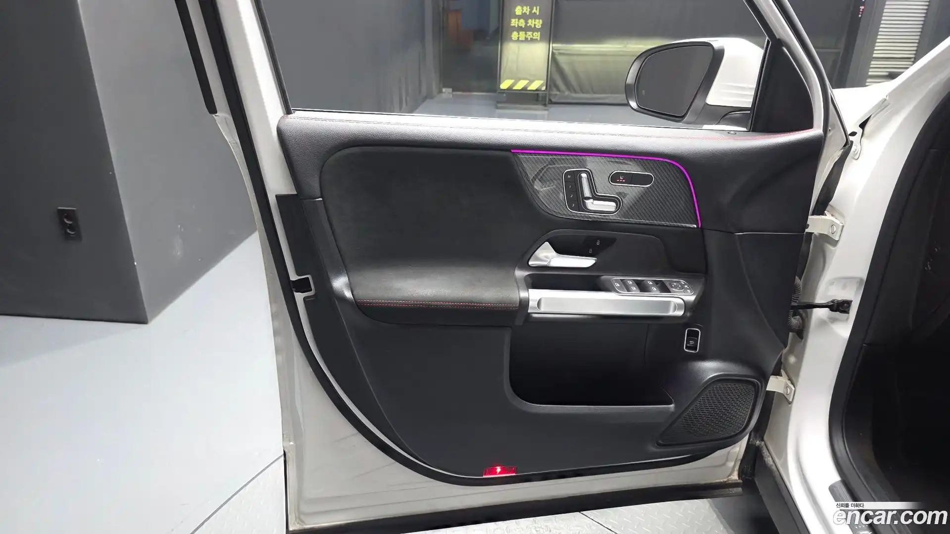 GLB-Class Mercedes-Benz 2021.3-INNER-034