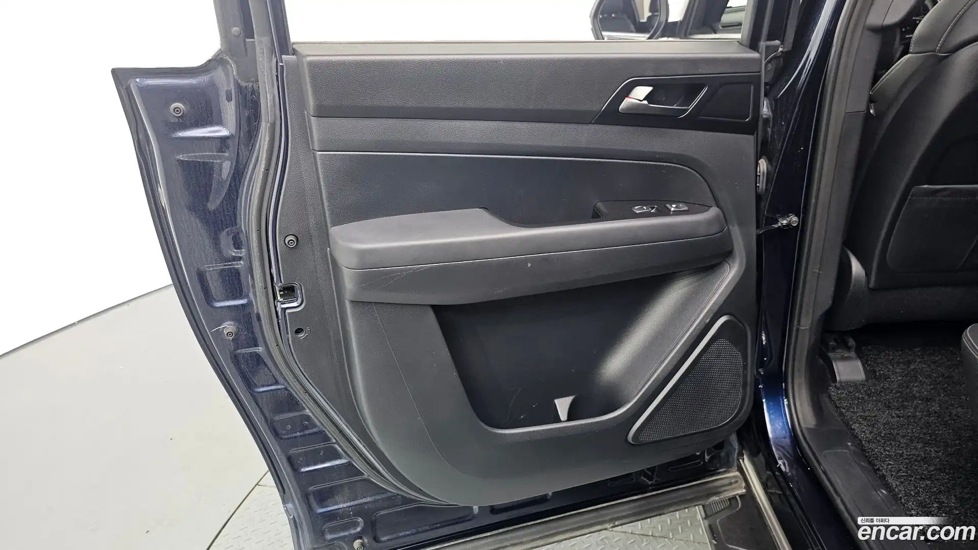 Rexton KG Mobility 2020.4-INNER-035
