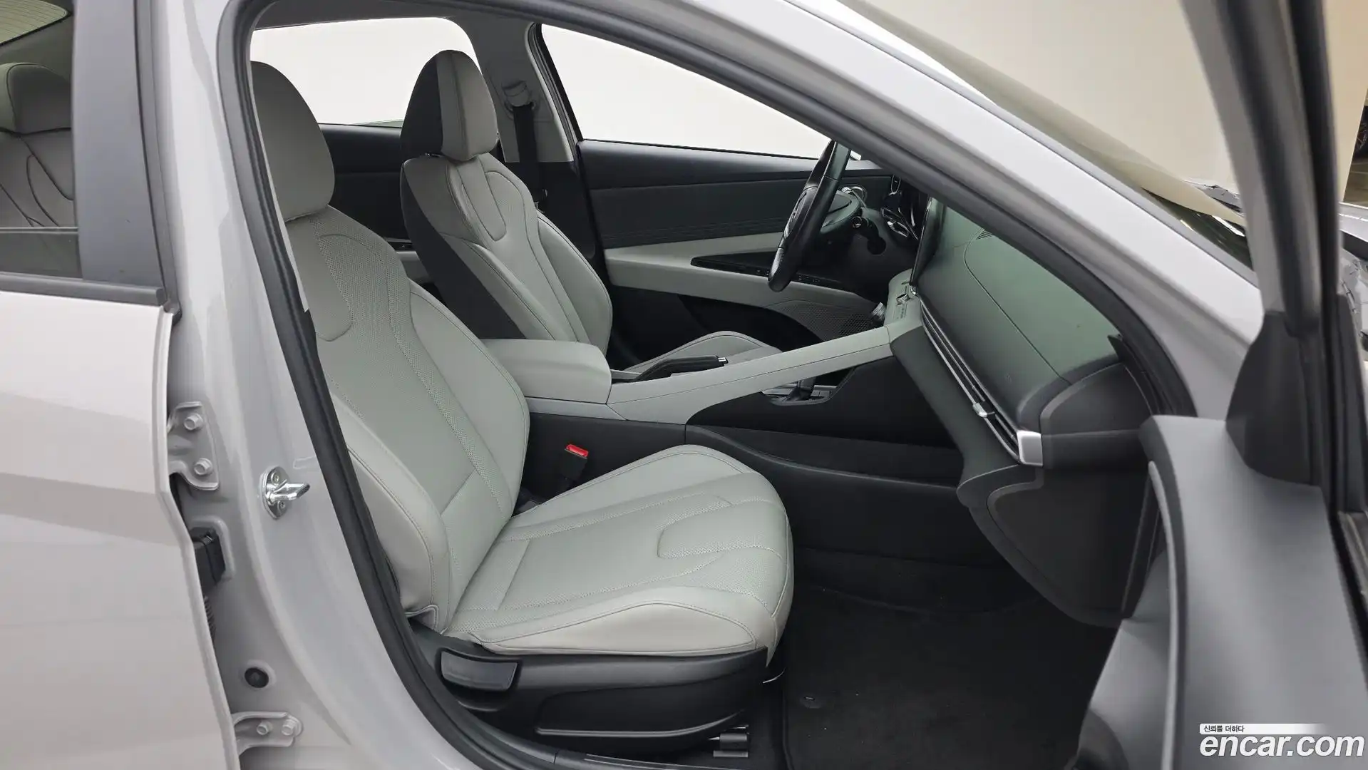 AVANTE Hyundai 2020.9-OPTION-015