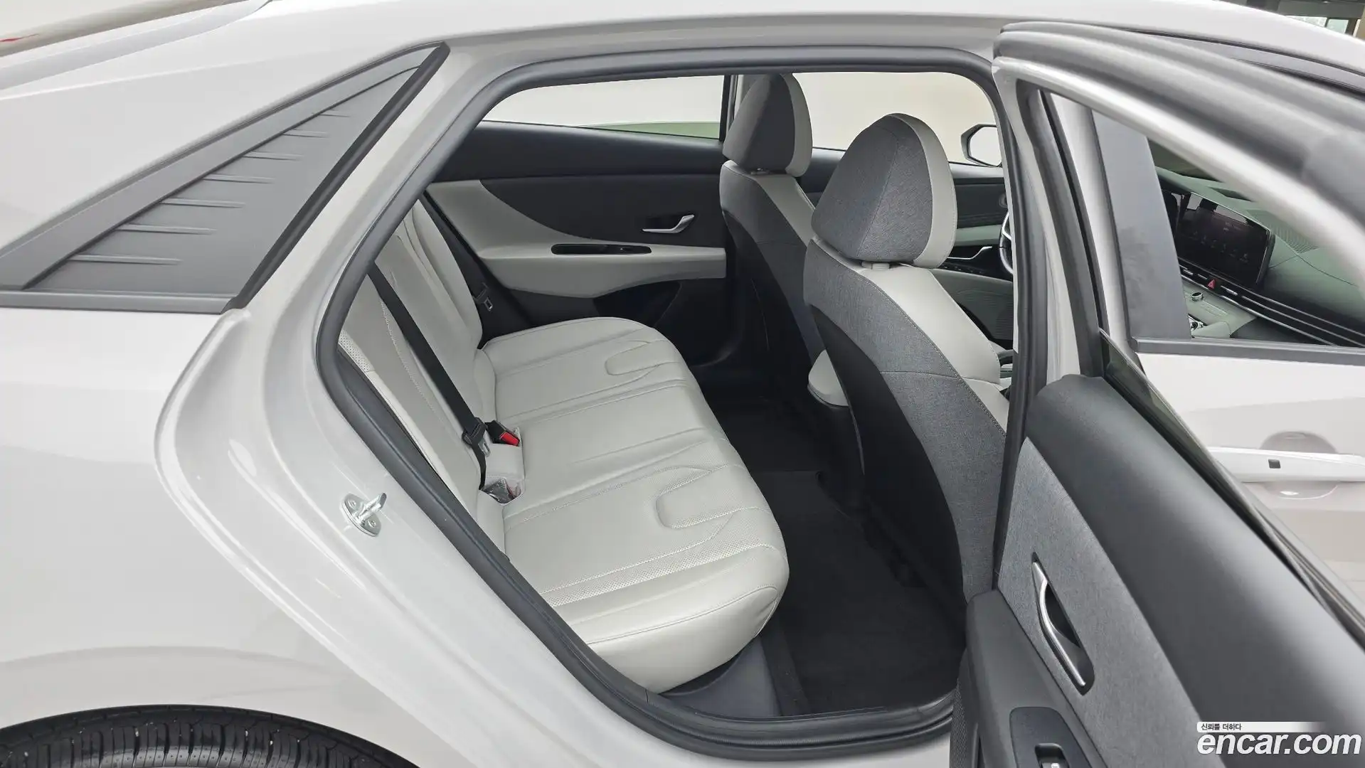 AVANTE Hyundai 2020.9-OPTION-016