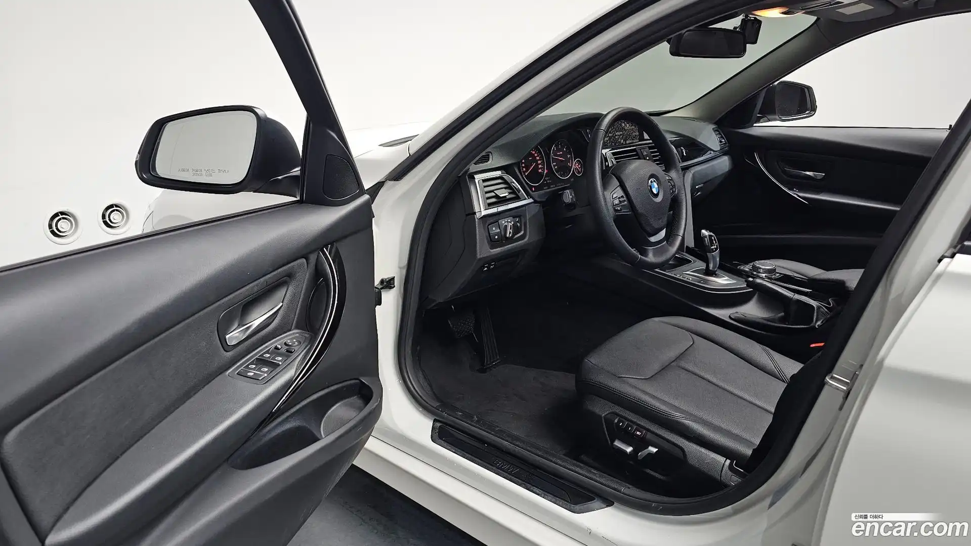 3-Series BMW 2018.1-INNER-010