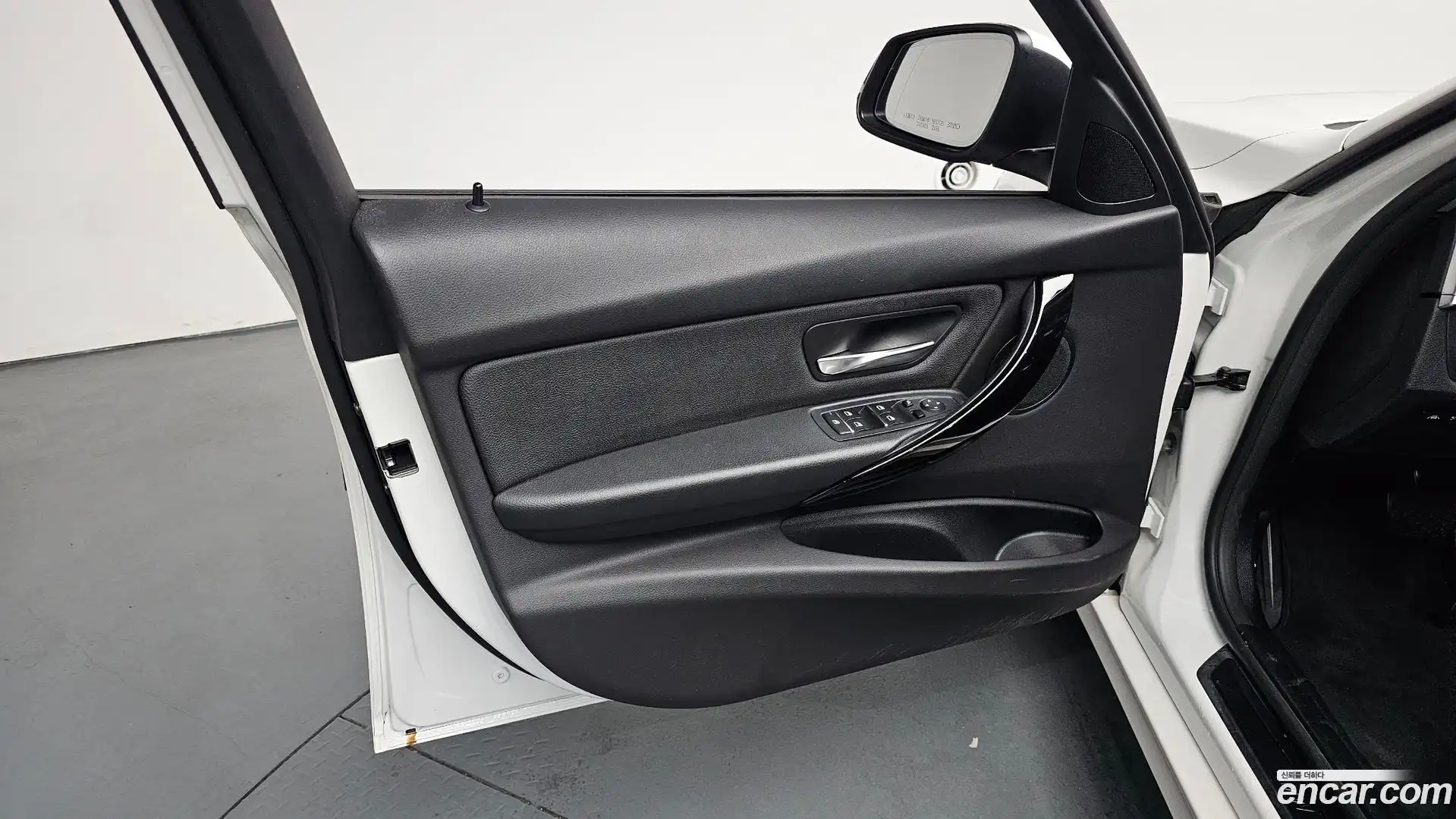 3-Series BMW 2018.1-INNER-034