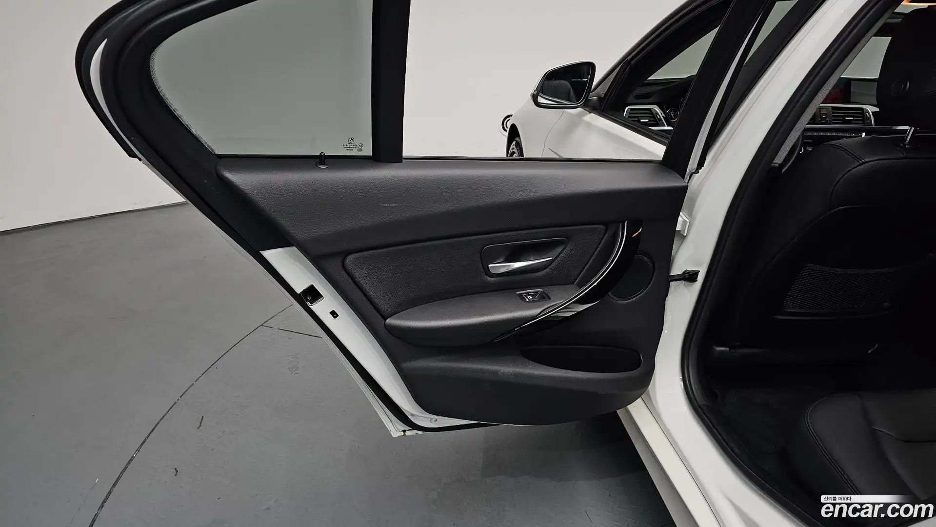 3-Series BMW 2018.1-INNER-035