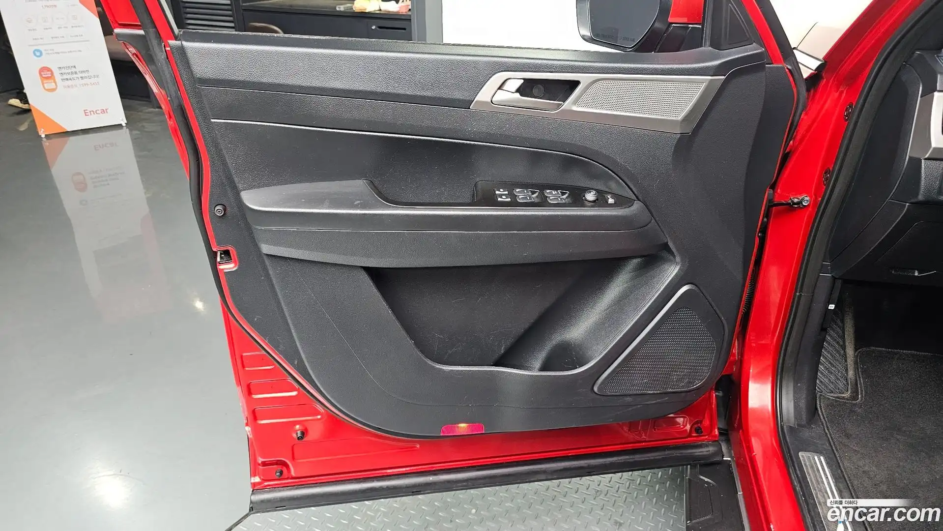 Rexton KG Mobility 2019.6-INNER-034