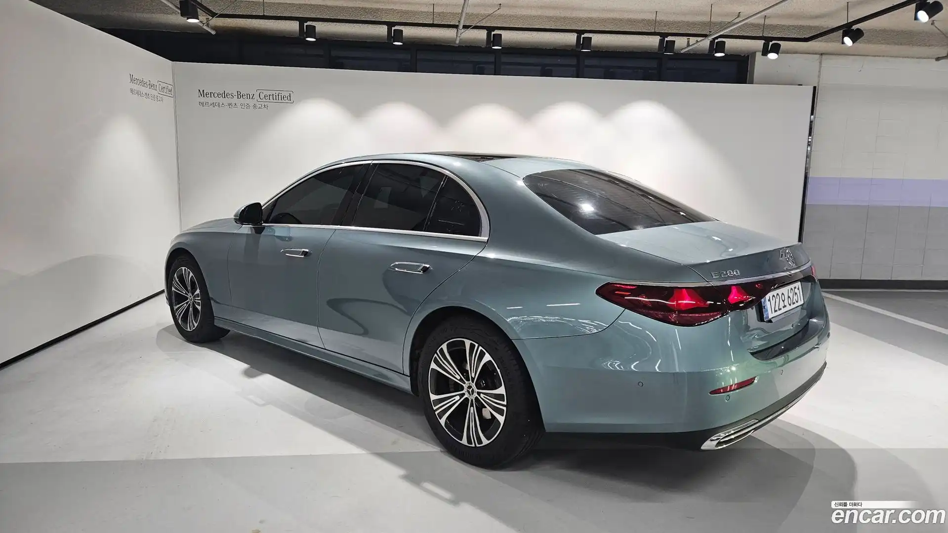 E-Class Mercedes-Benz 2025.2-OUTER-002