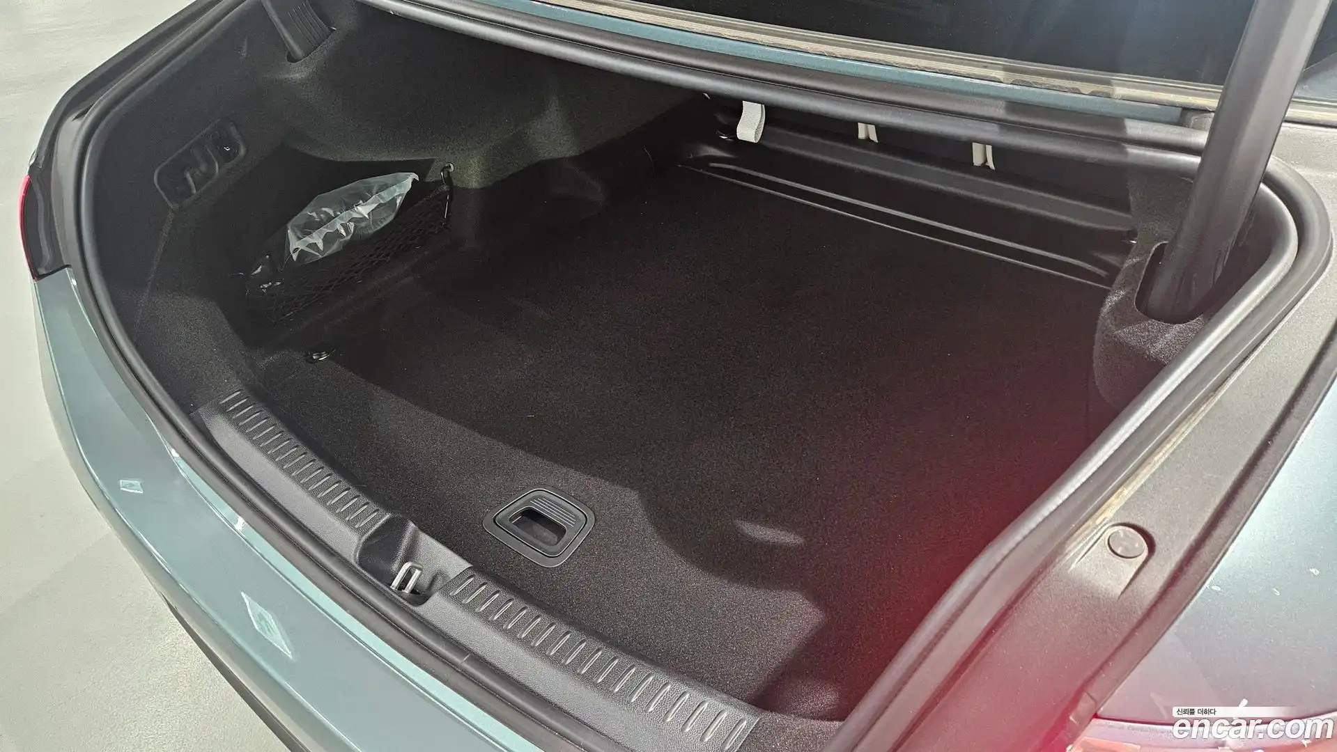 E-Class Mercedes-Benz 2025.2-OUTER-006