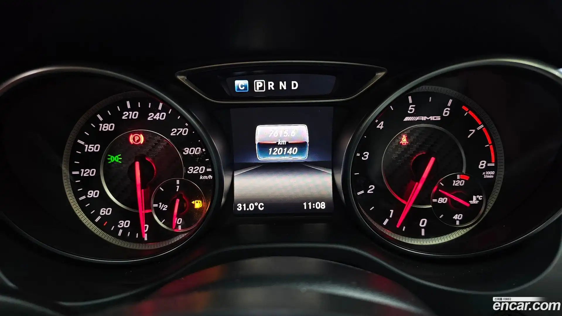 CLA-Class Mercedes-Benz 2017.8-INNER-008