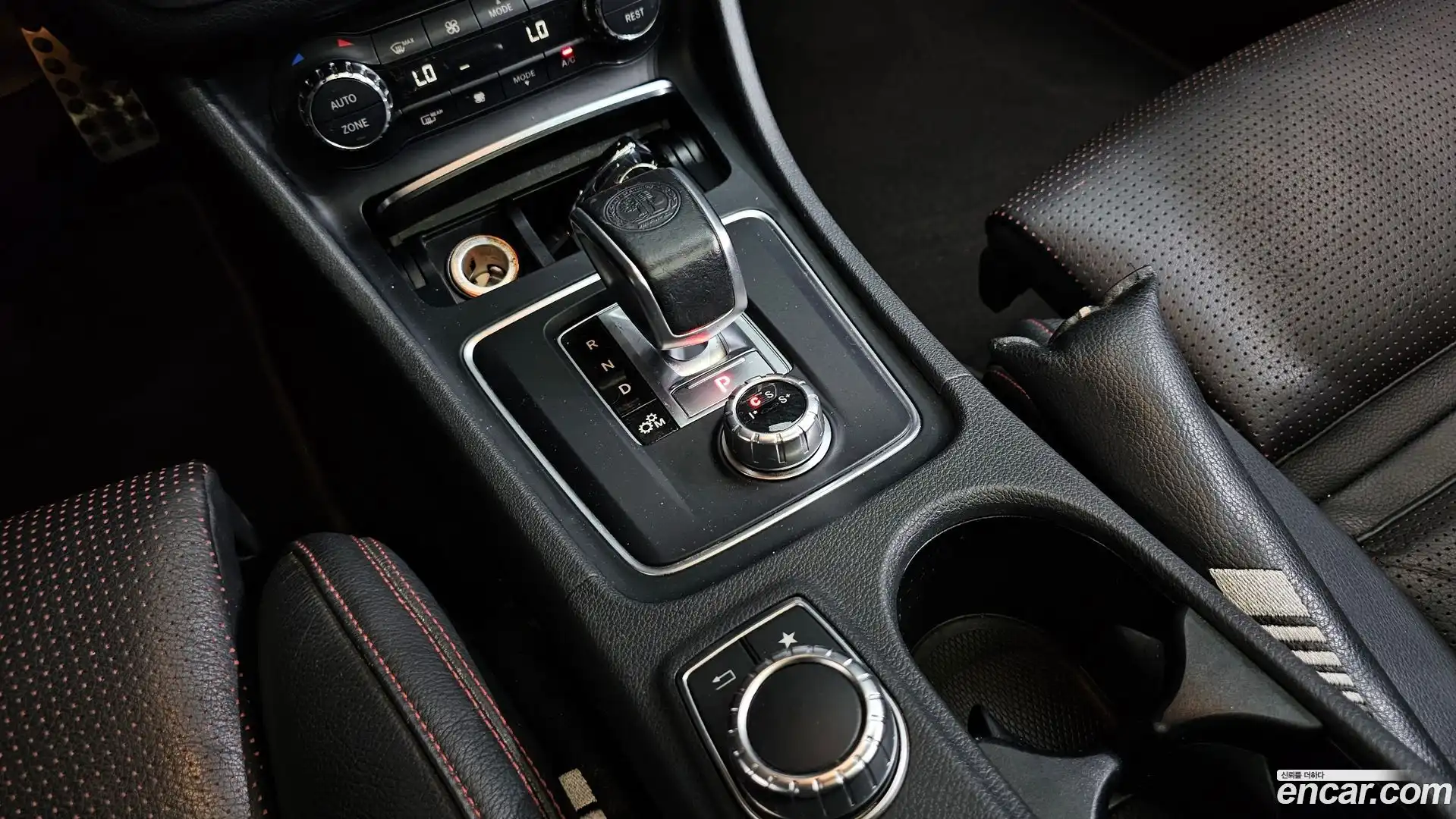 CLA-Class Mercedes-Benz 2017.8-INNER-009