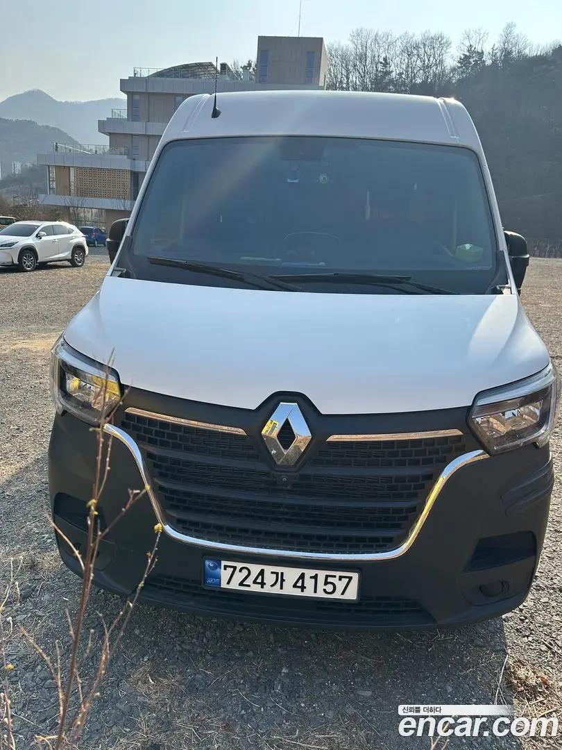 Main__Slider__Photo:Master Renault Korea 2021.10-0
