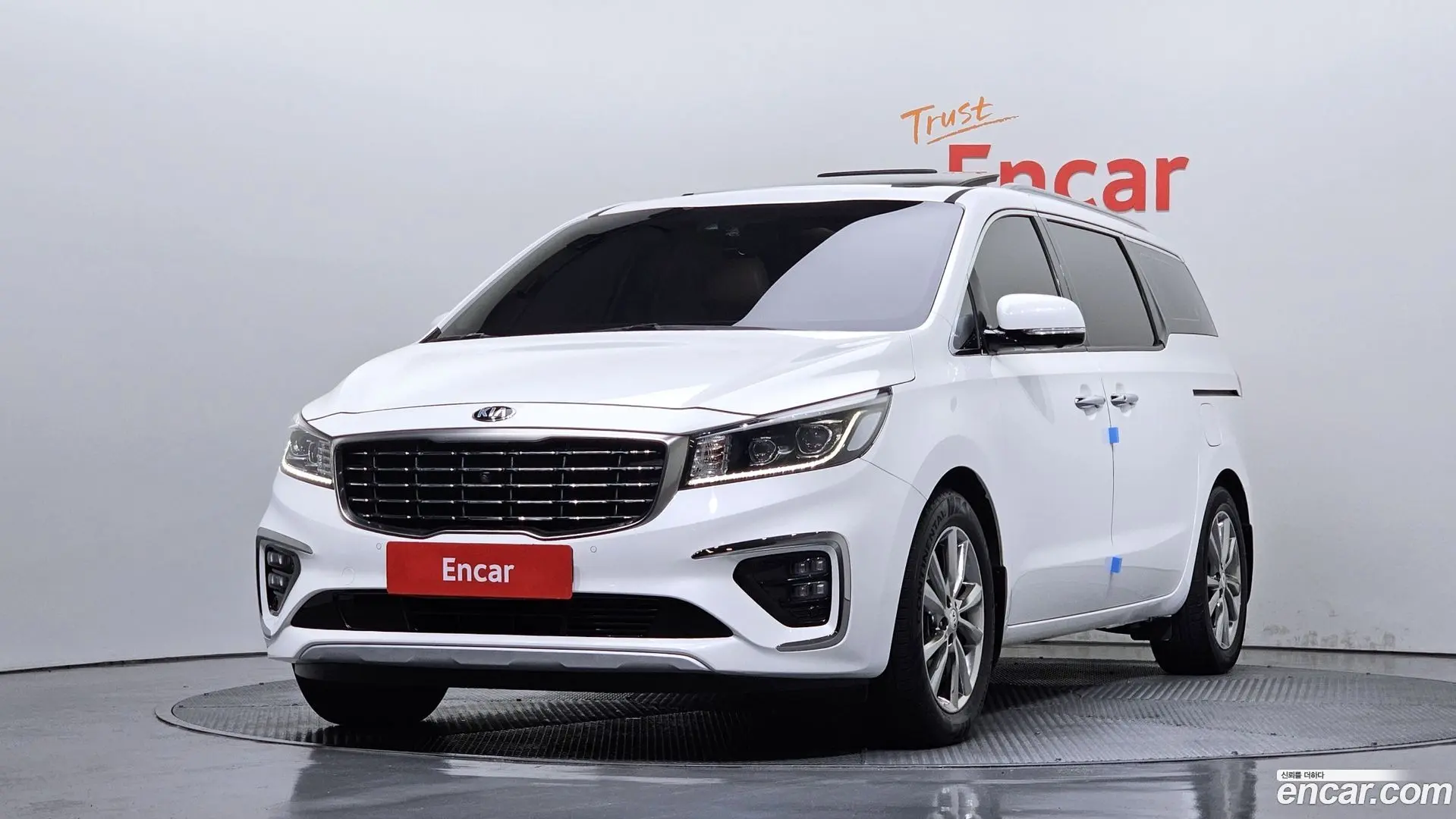 Main__Slider__Photo:Canival Kia 2019.9-0