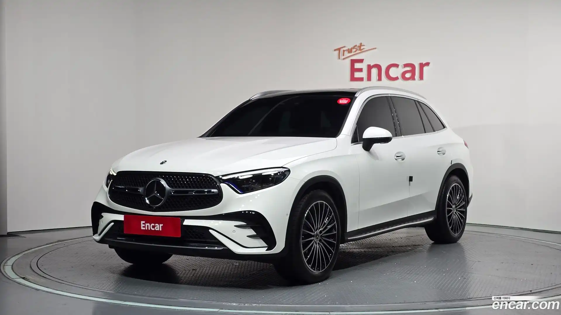 GLC-Class Mercedes-Benz 2024.6-OUTER-001