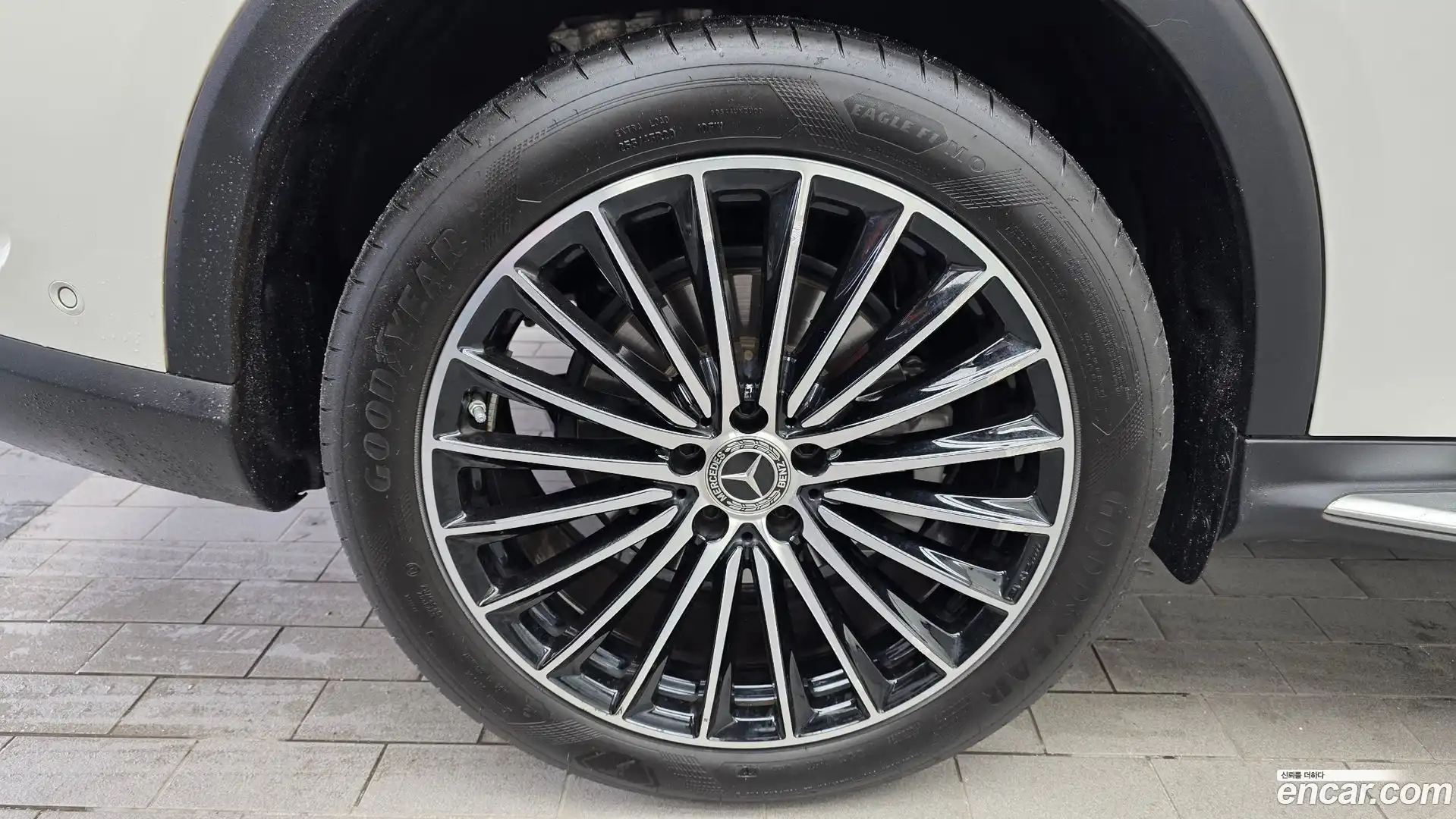 GLC-Class Mercedes-Benz 2024.6-OUTER-005
