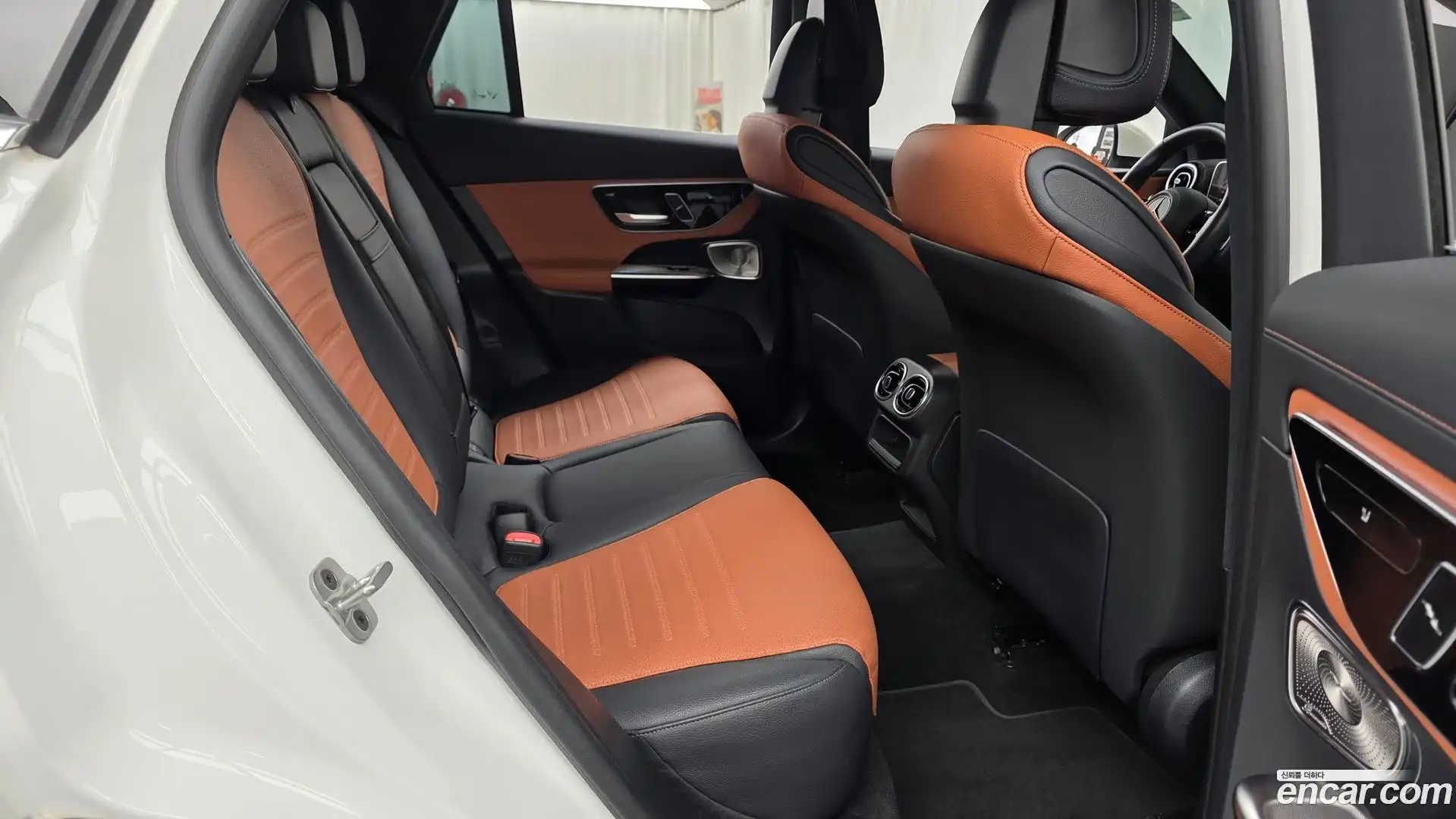 GLC-Class Mercedes-Benz 2024.6-OPTION-015
