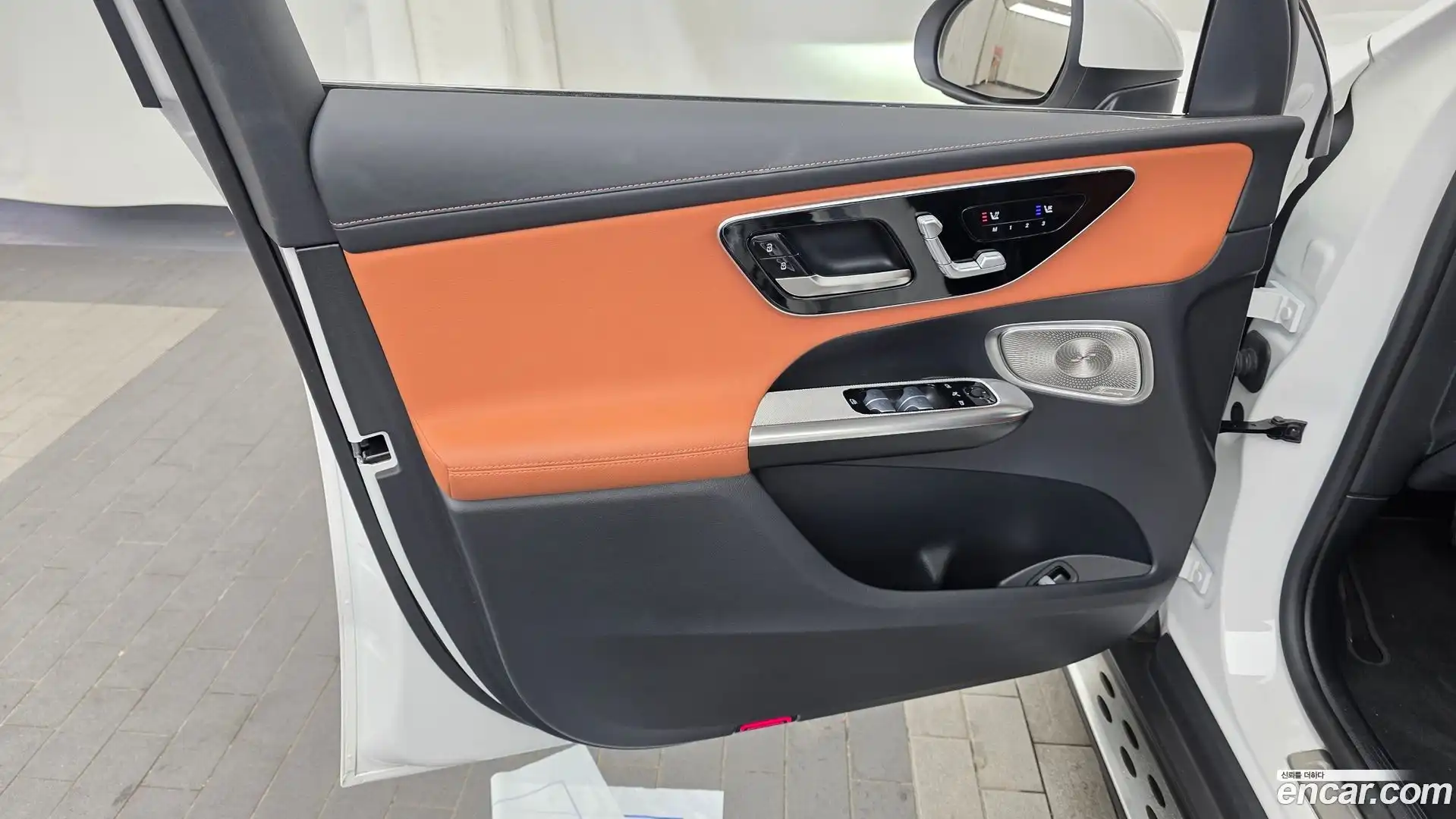 GLC-Class Mercedes-Benz 2024.6-INNER-034