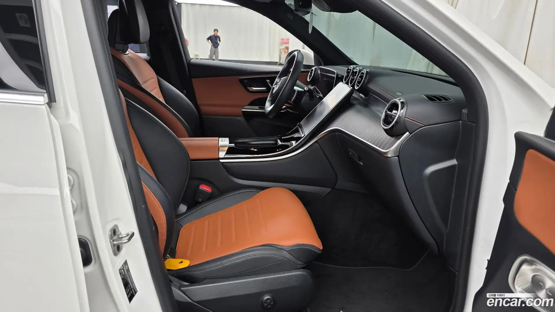 GLC-Class Mercedes-Benz 2024.6-INNER-036