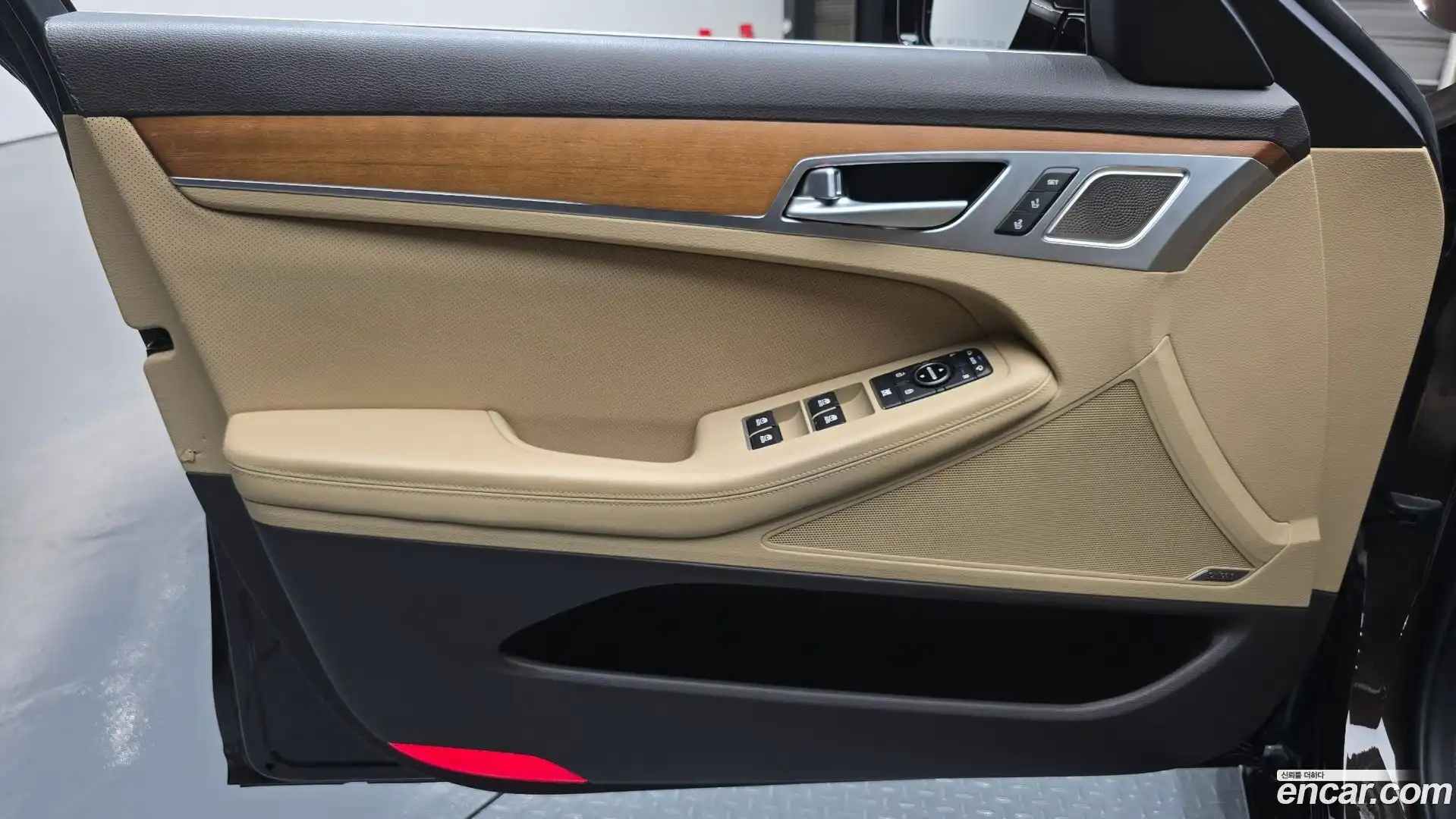 G80 Genesis 2018.11-INNER-034