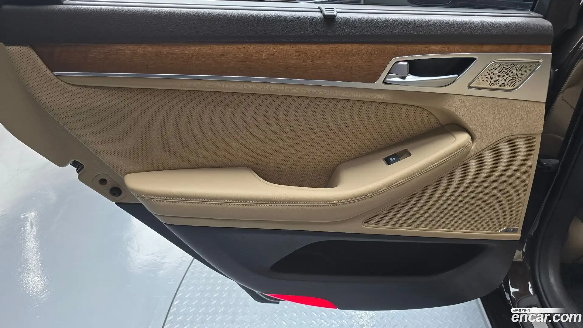 G80 Genesis 2018.11-INNER-035