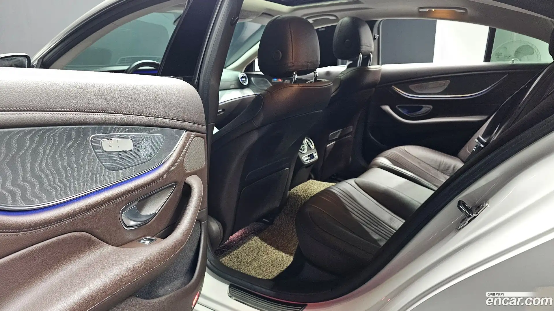 CLS-Class Mercedes-Benz 2019.7-INNER-036