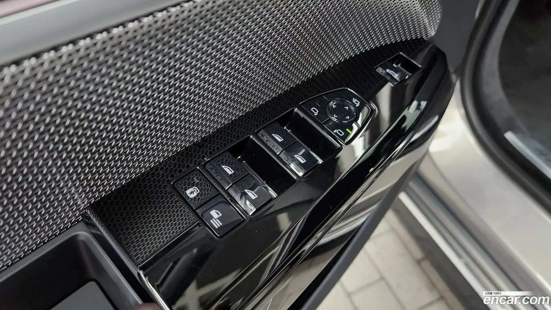 7-Series BMW 2023.6-OPTION-042