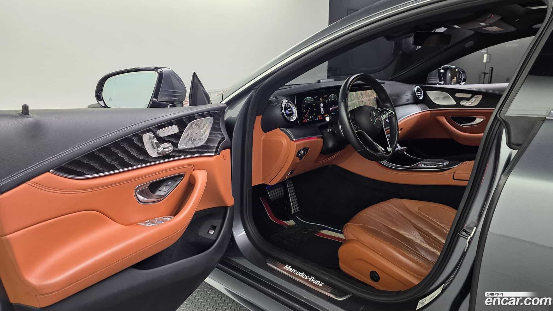 CLS-Class Mercedes-Benz 2022.4-INNER-010