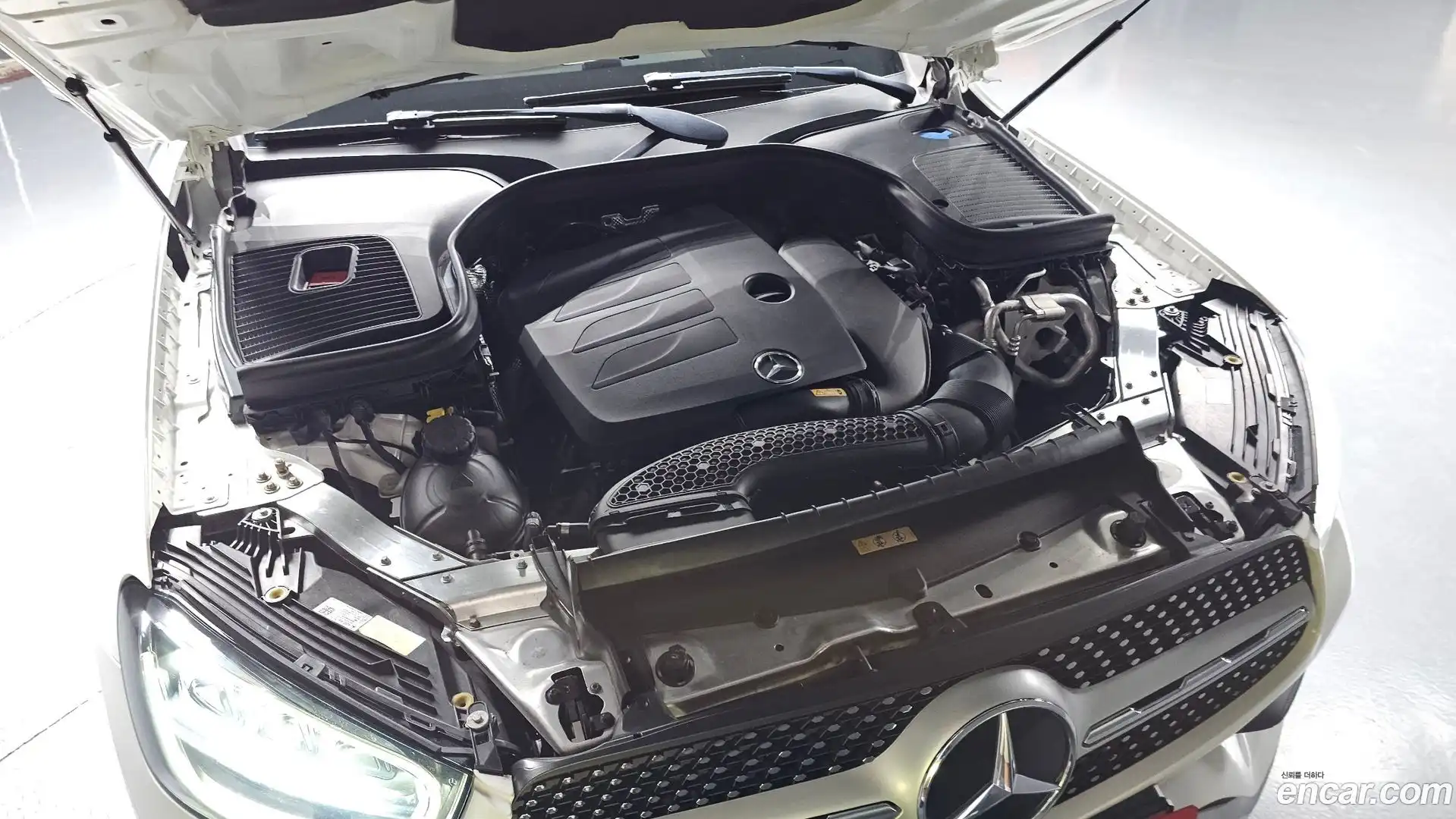 GLC-Class Mercedes-Benz 2020.3-OUTER-006