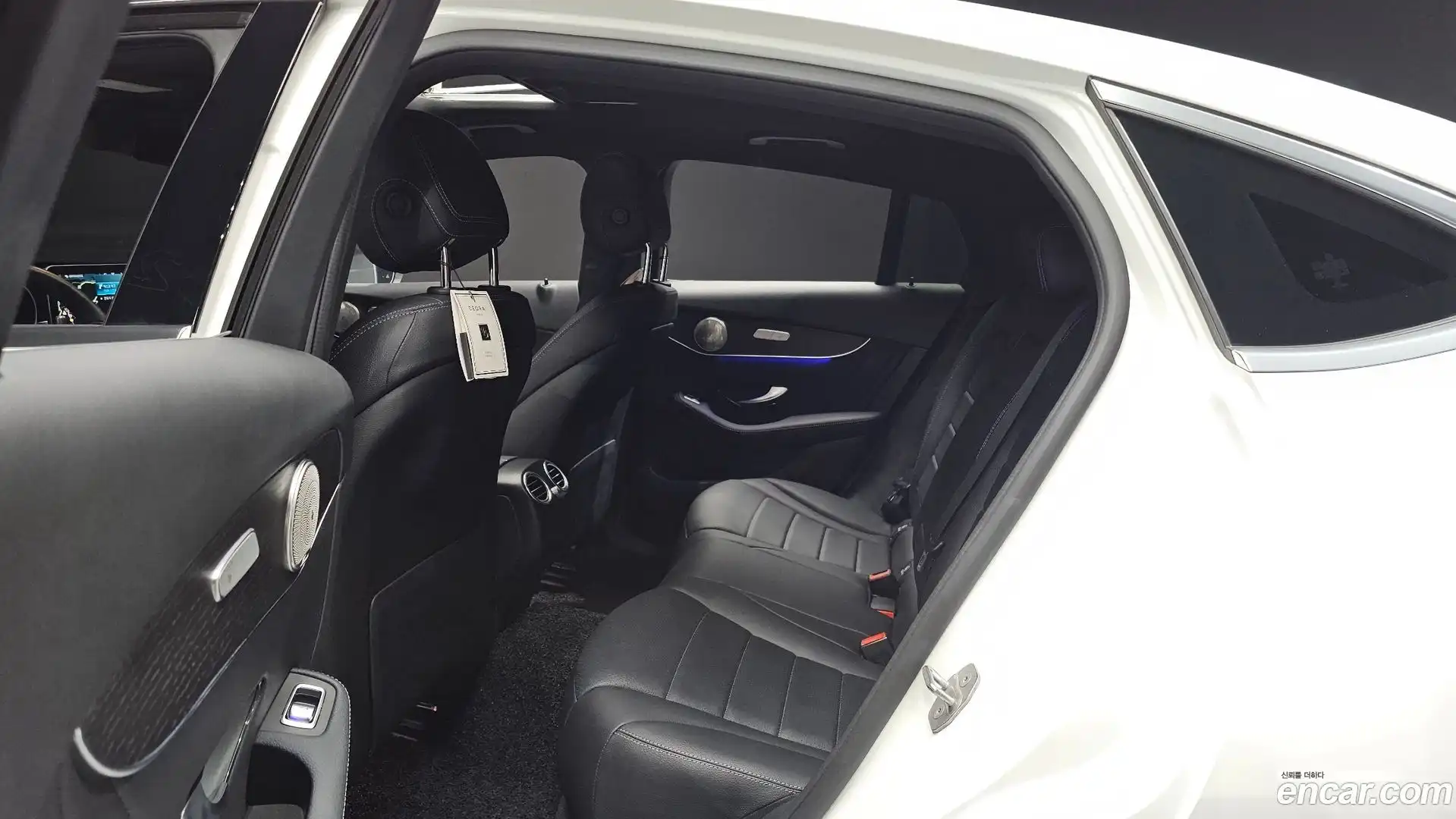 GLC-Class Mercedes-Benz 2020.3-OPTION-016
