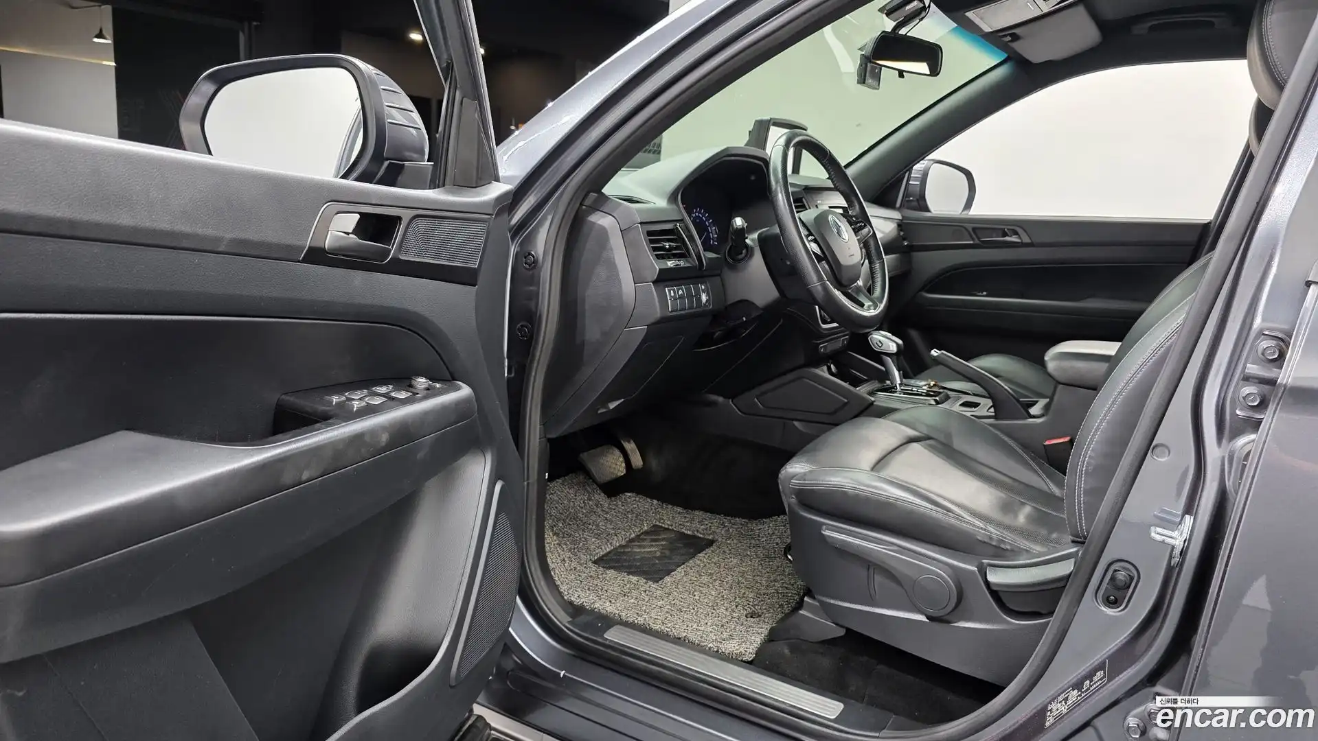 Rexton KG Mobility 2019.11-INNER-010