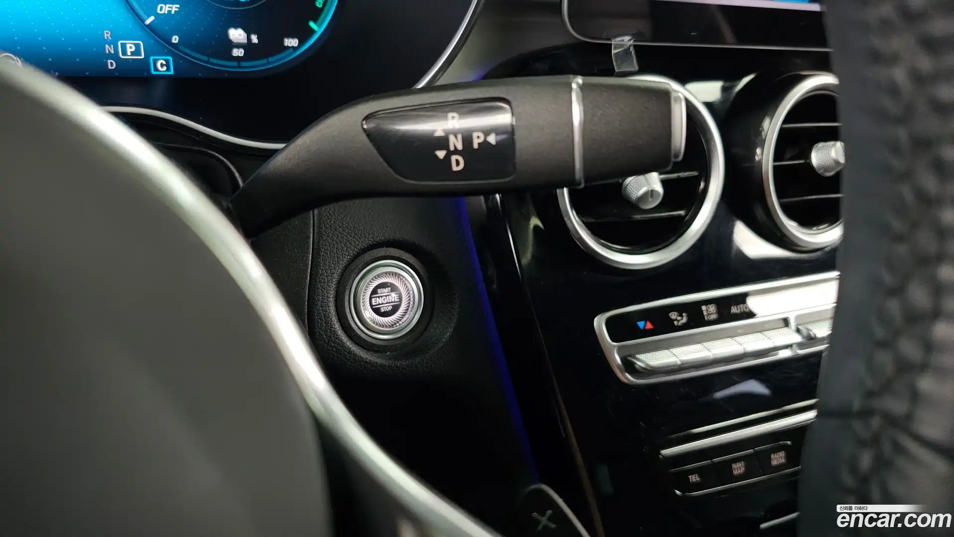GLC-Class Mercedes-Benz 2020.10-INNER-009