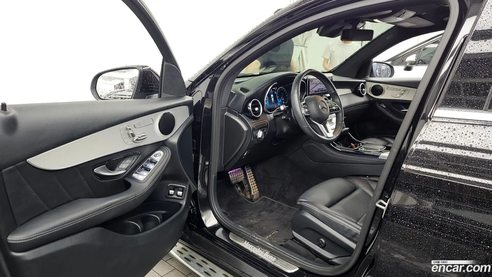GLC-Class Mercedes-Benz 2020.10-INNER-010