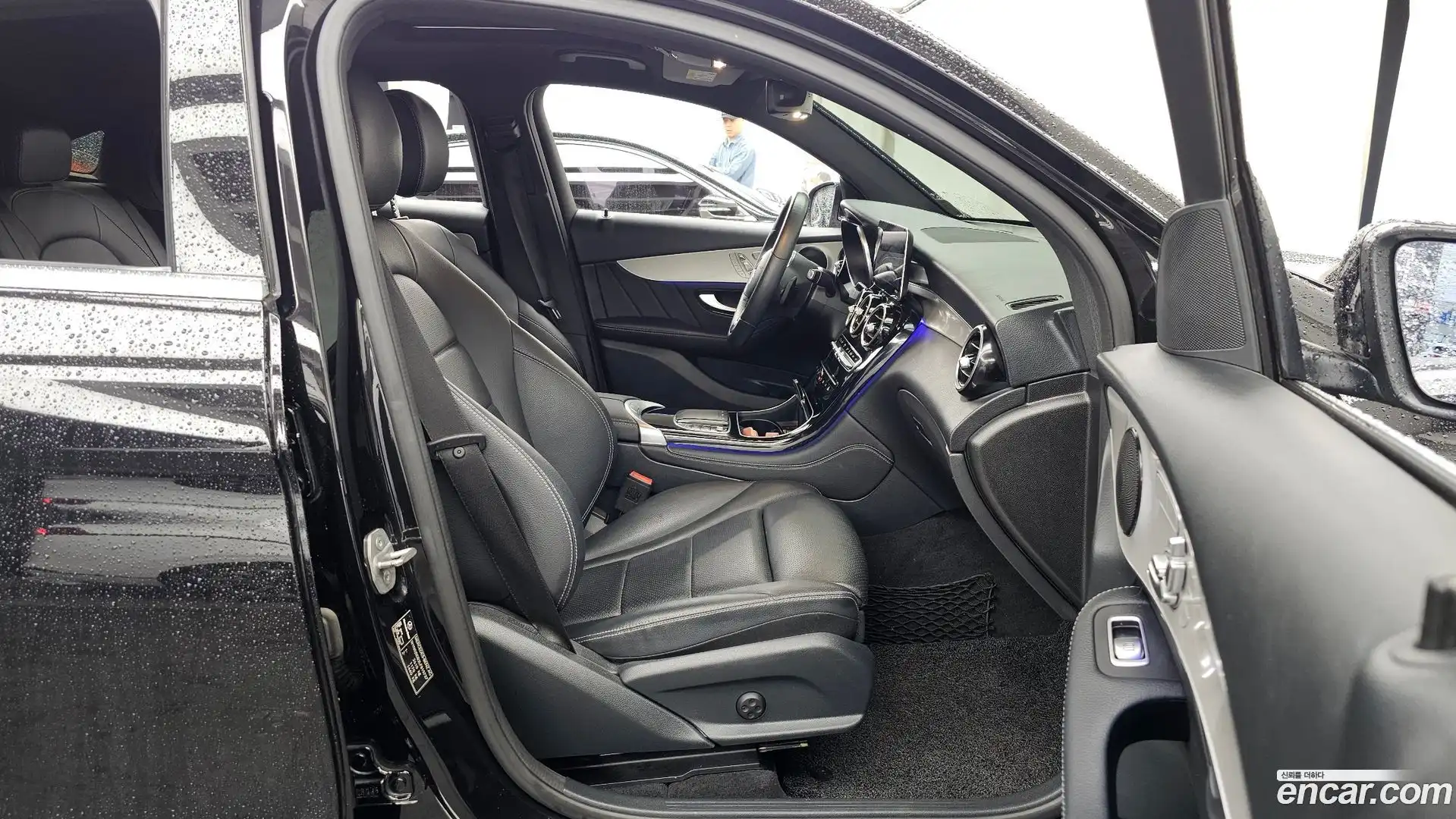 GLC-Class Mercedes-Benz 2020.10-OPTION-015