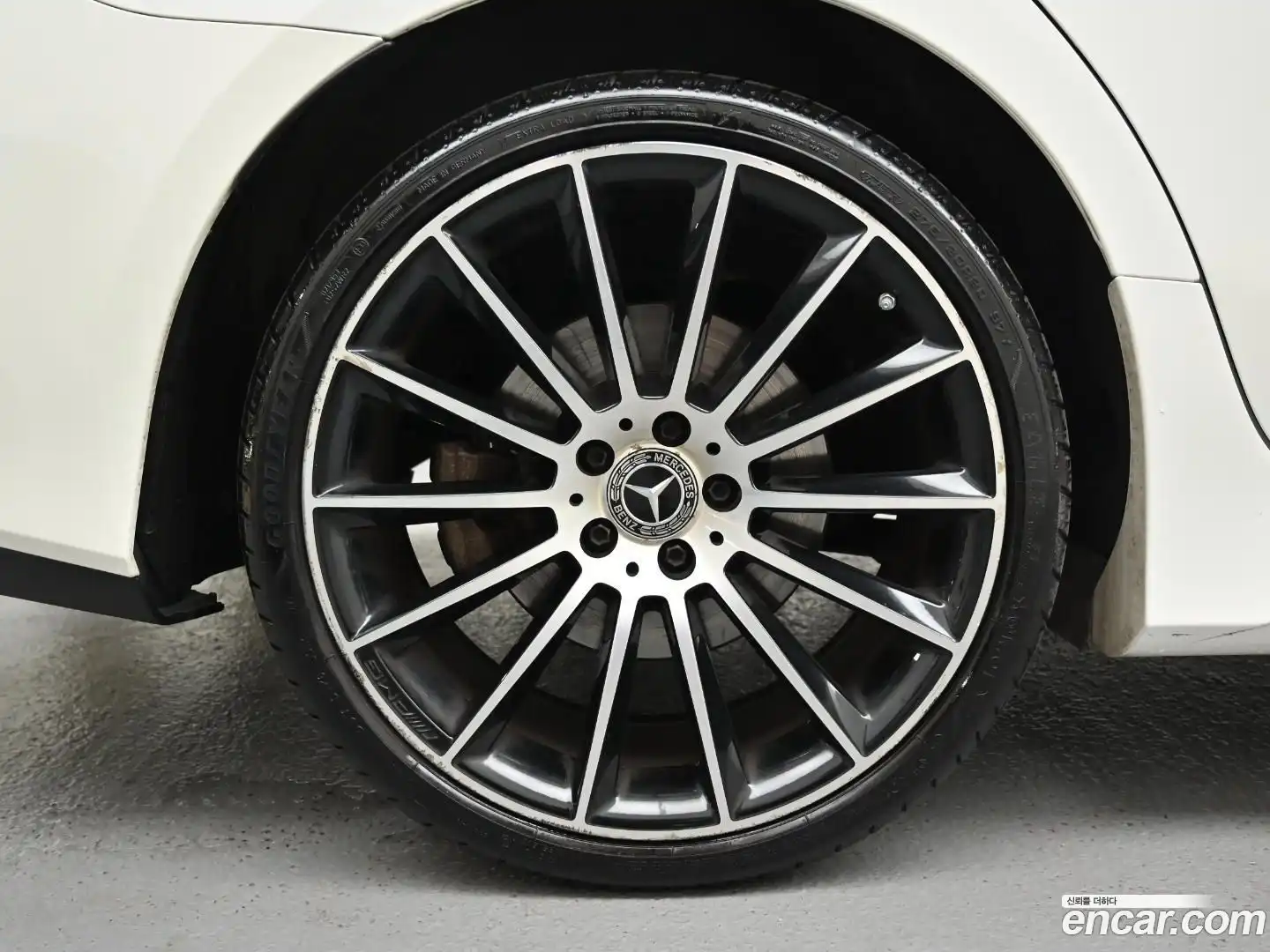 CLS-Class Mercedes-Benz 2018.10-INNER-009