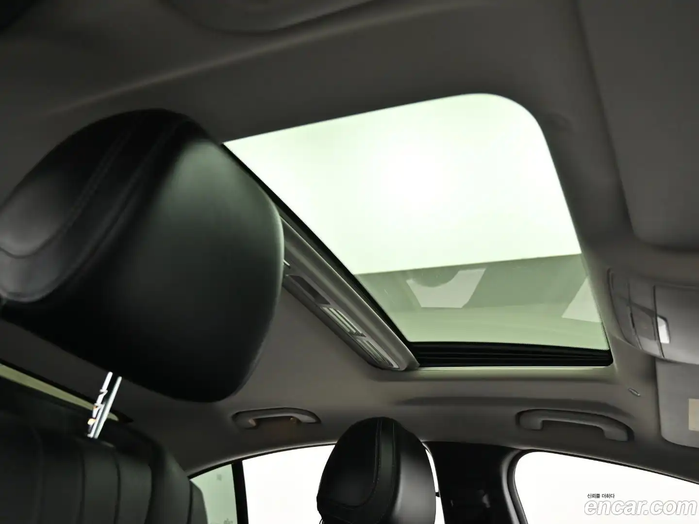 CLS-Class Mercedes-Benz 2018.10-OPTION-022