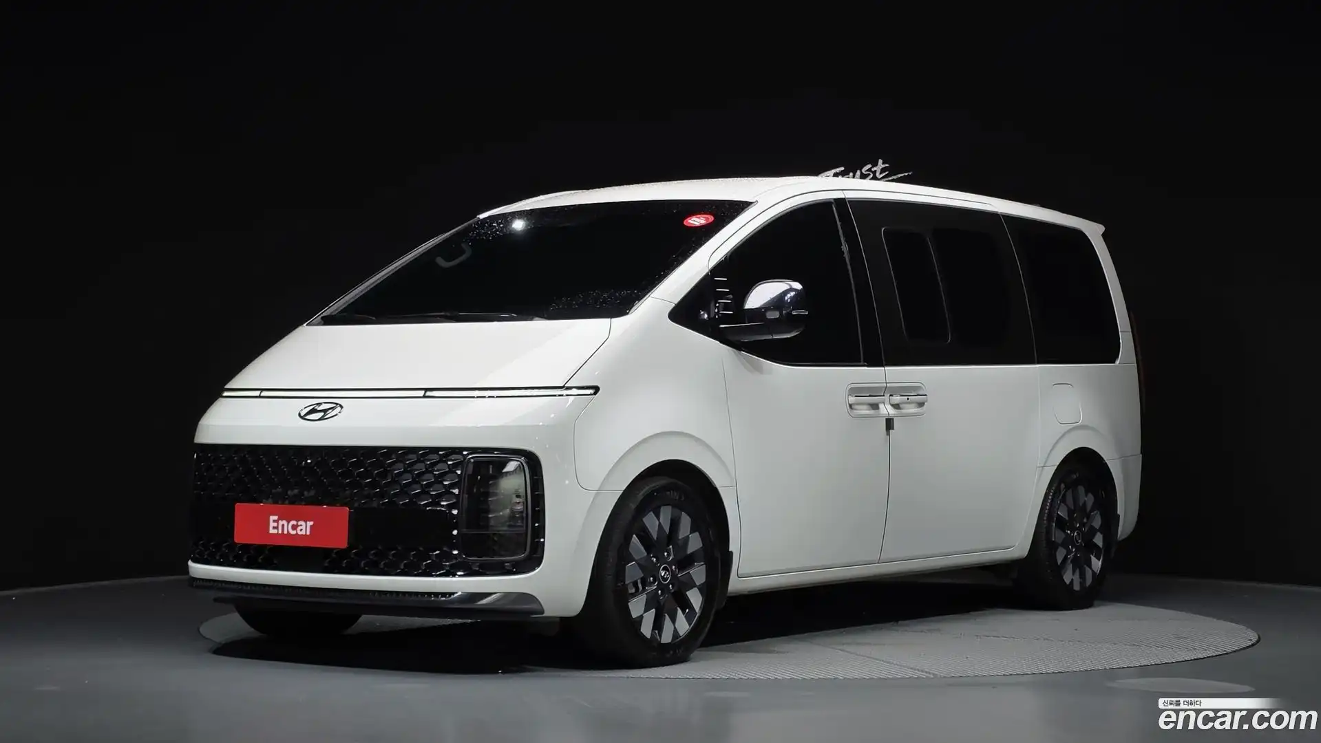 Staria Hyundai 2022.11-OUTER-001