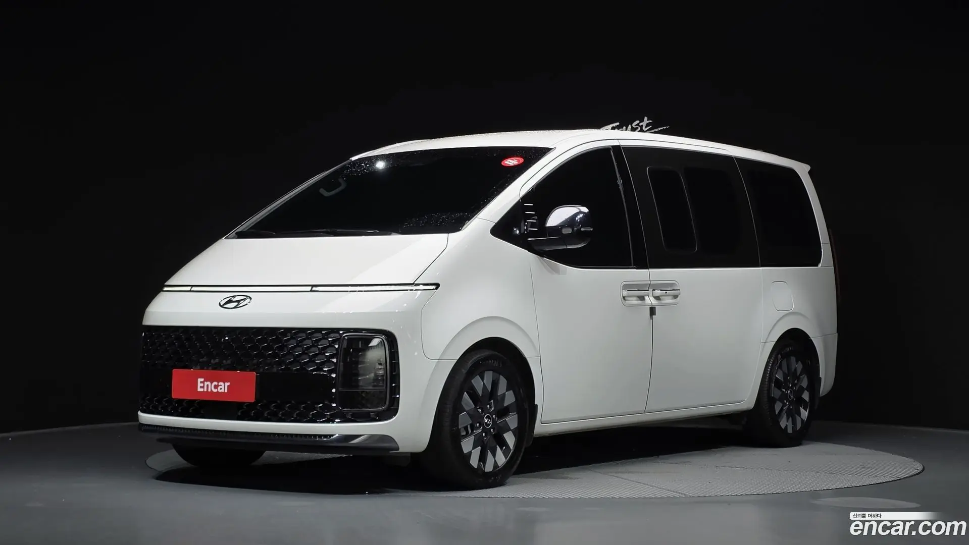 Main__Slider__Photo:Staria Hyundai 2022.11-0