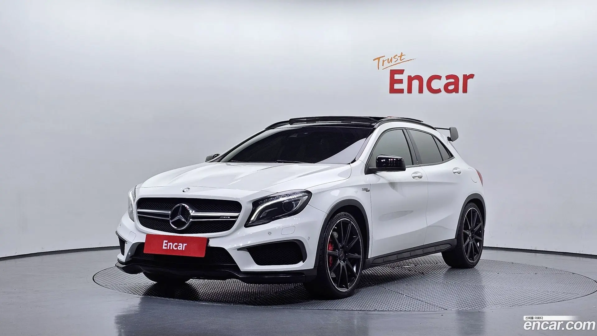Main__Slider__Photo:GLA-Class Mercedes-Benz 2016.3-0