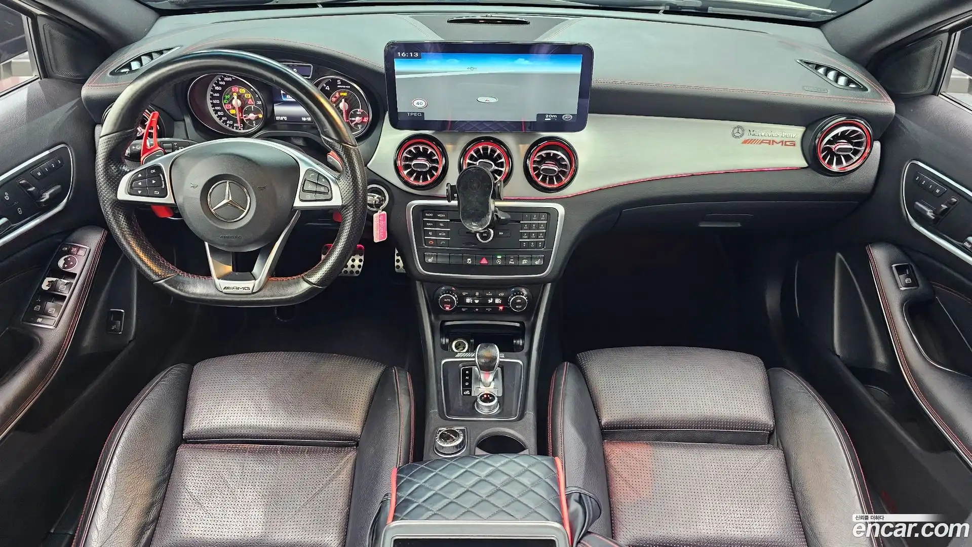 GLA-Class Mercedes-Benz 2016.3-INNER-007