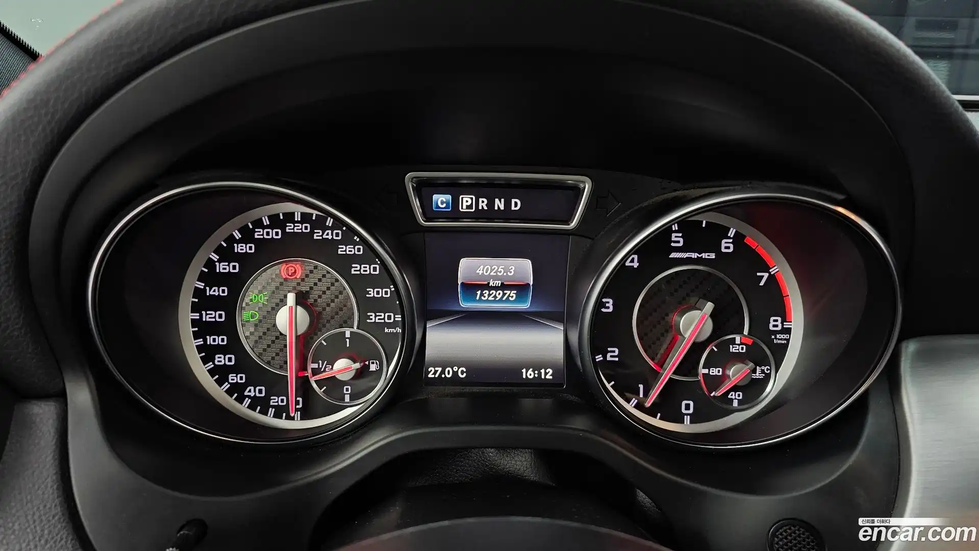 GLA-Class Mercedes-Benz 2016.3-INNER-008
