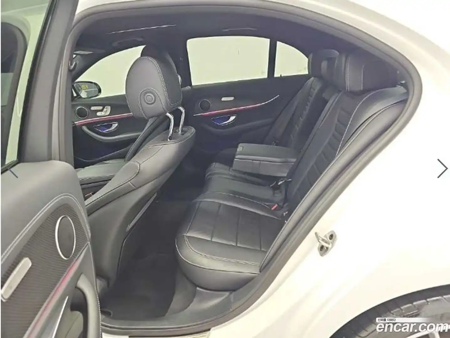 E-Class Mercedes-Benz 2022.6-OPTION-016