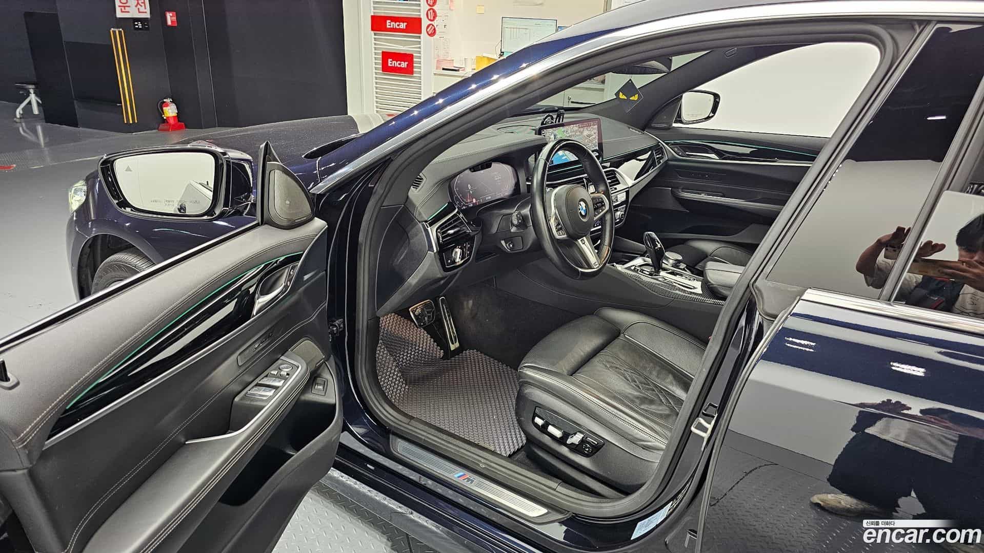 Gran Turismo BMW 2021.1-INNER-010