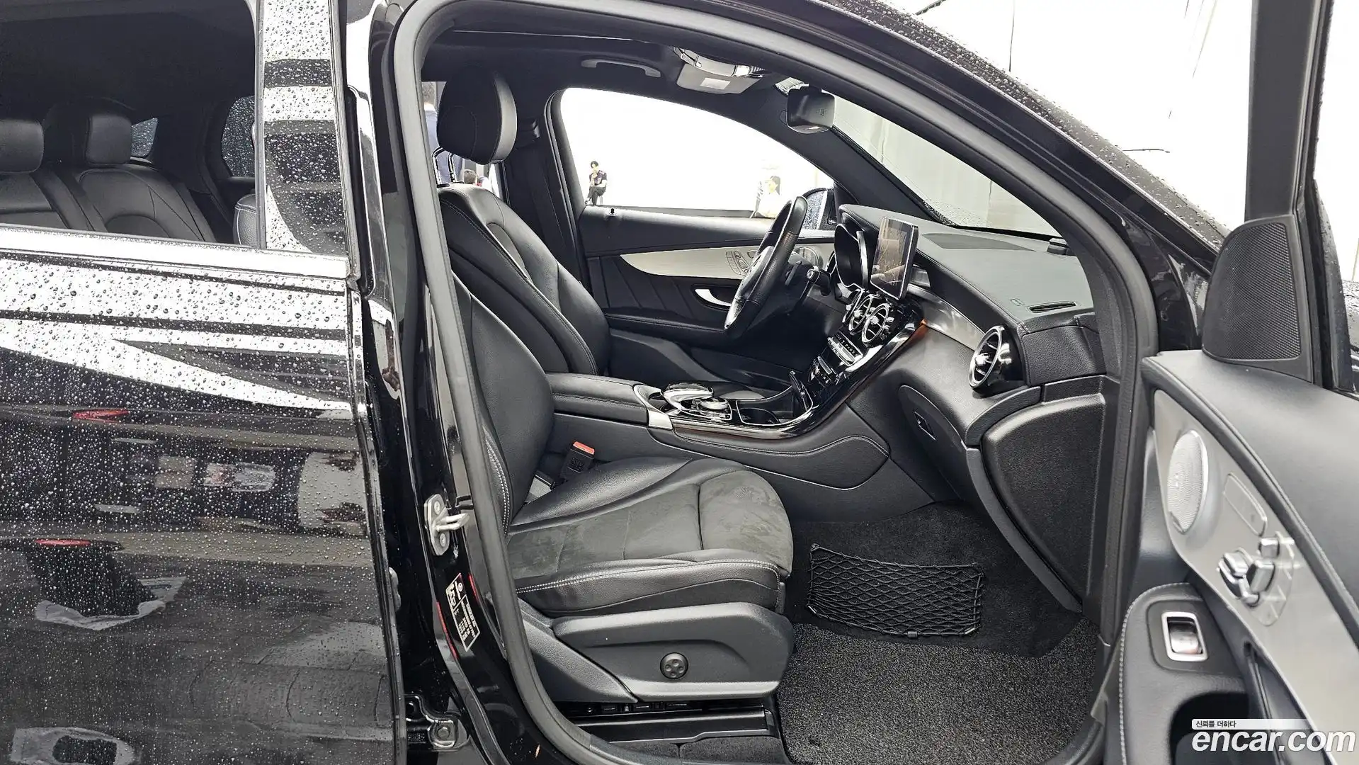 GLC-Class Mercedes-Benz 2019.10-OPTION-015
