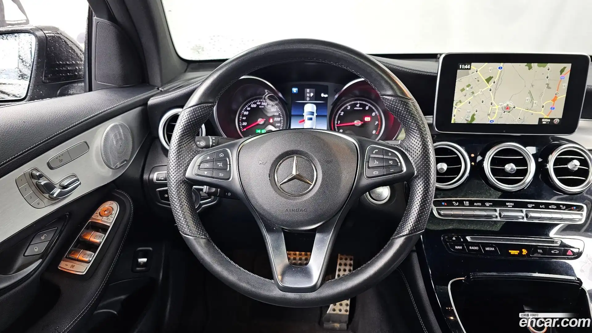 GLC-Class Mercedes-Benz 2019.10-OPTION-017