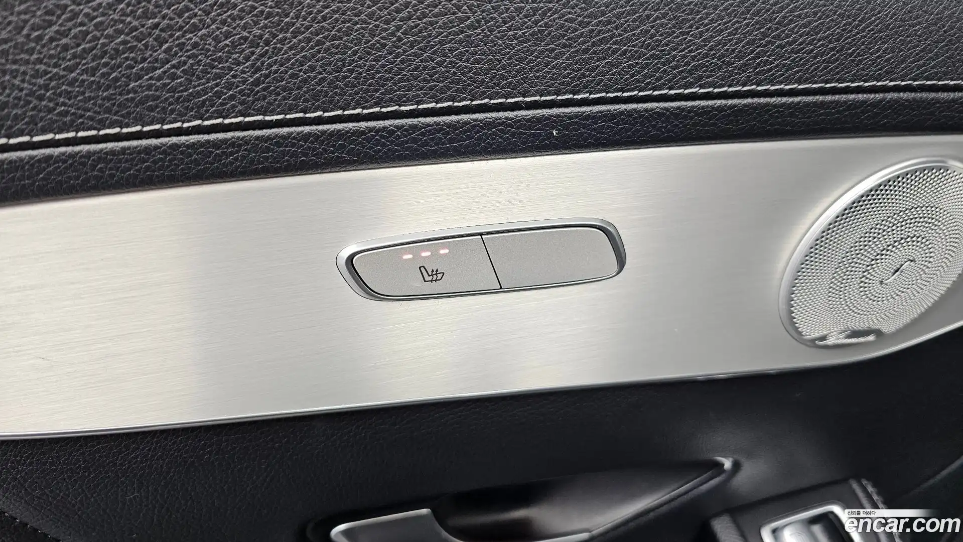 GLC-Class Mercedes-Benz 2019.10-OPTION-023