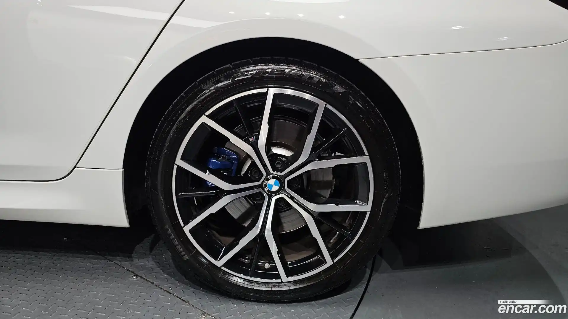 5-Series BMW 2023.1-OUTER-031