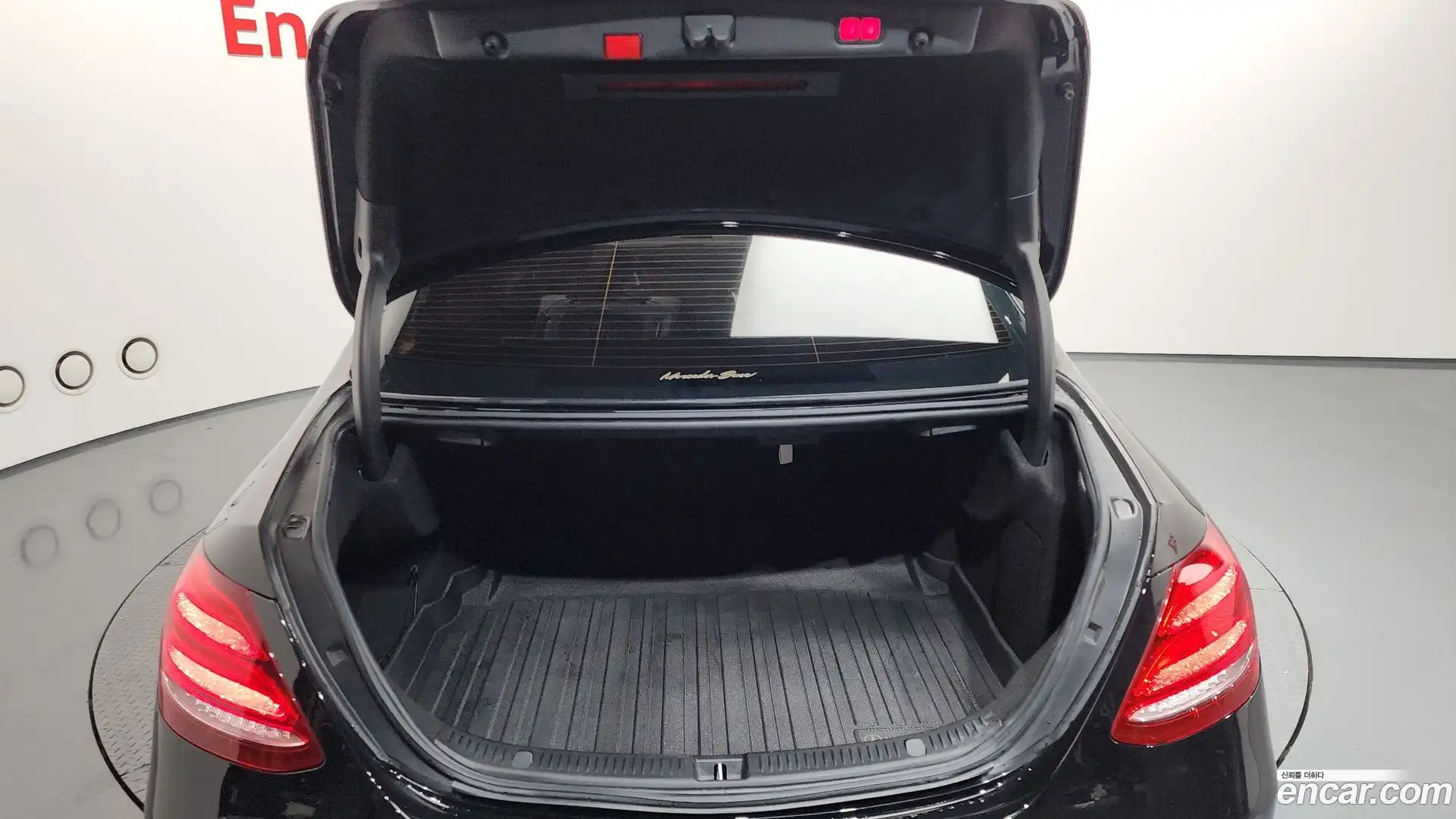 E-Class Mercedes-Benz 2020.5-OPTION-022