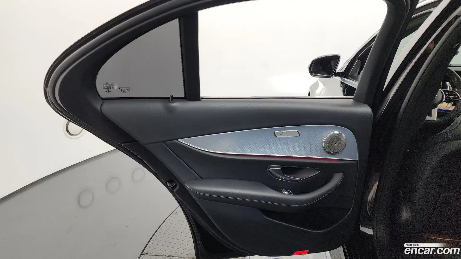 E-Class Mercedes-Benz 2020.5-INNER-035