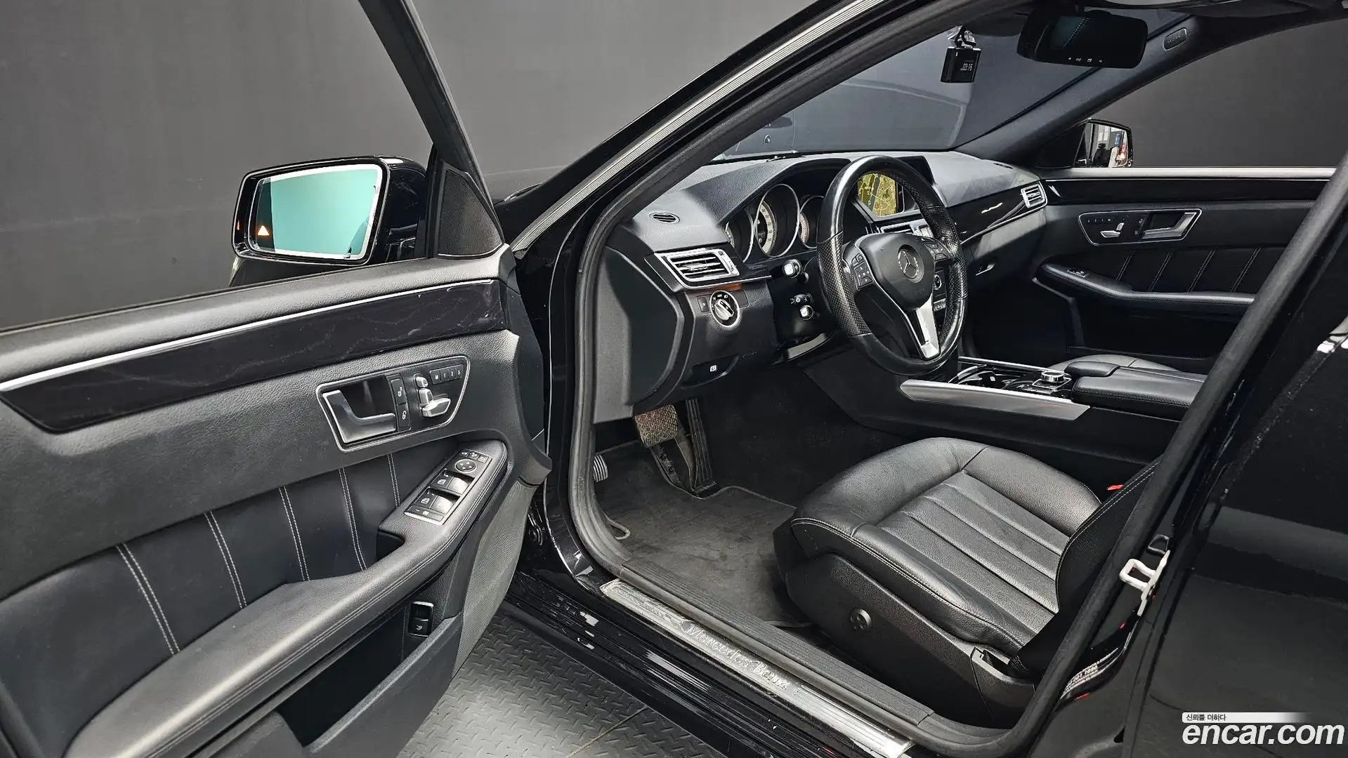 E-Class Mercedes-Benz 2015.8-INNER-010