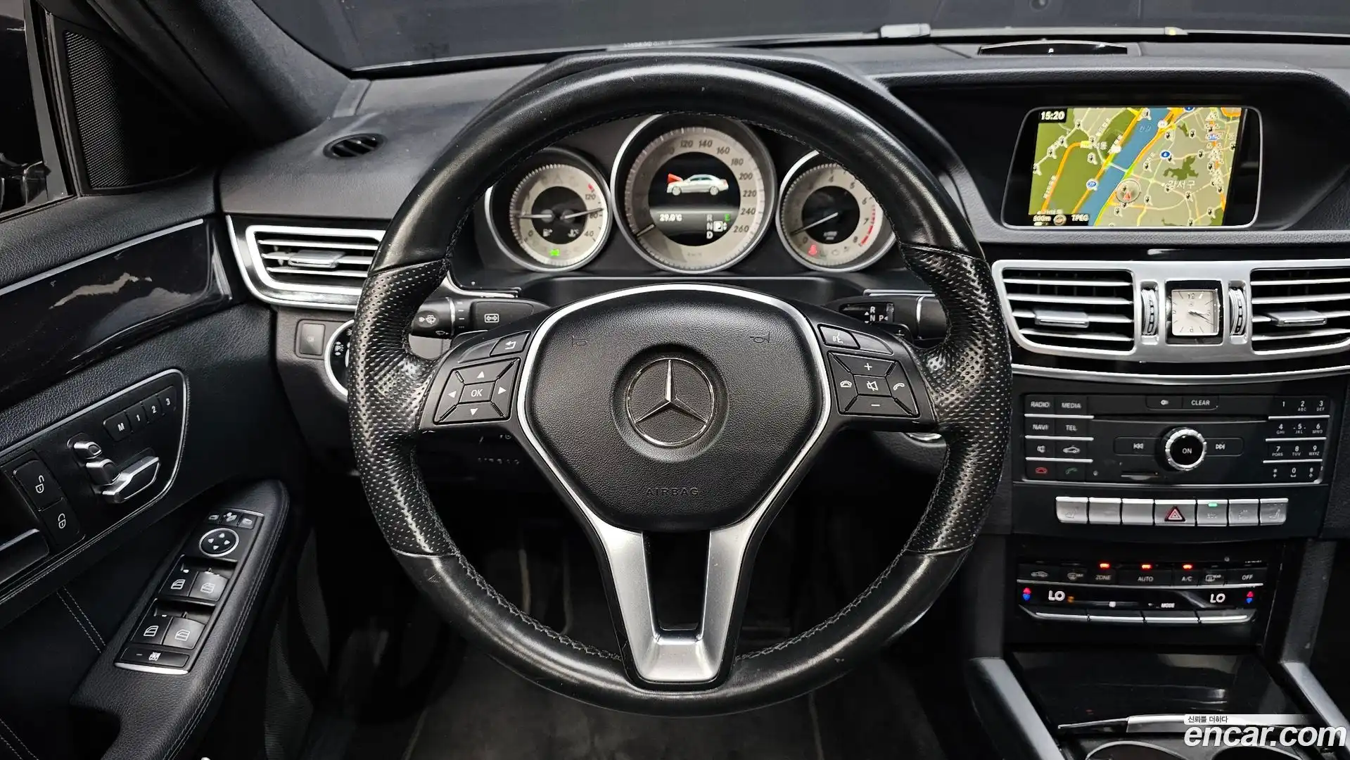 E-Class Mercedes-Benz 2015.8-OPTION-017